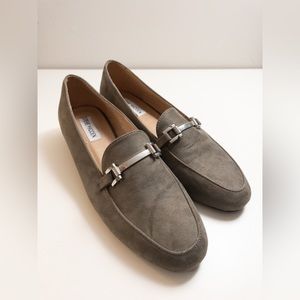 Steve Madden women’s Grey Flat/loafer